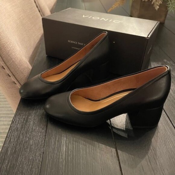 BRAND NEW Vionic Carmel Pump Heels - Black - Picture 4 of 5